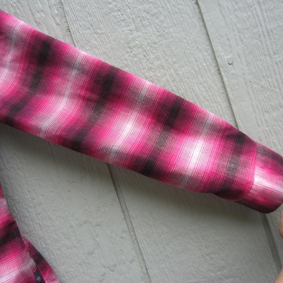 Mountain Hardwear Shirt Women's 14 Plaid‎ Red/Black Pockect Long sleeves Outdoor - Picture 3 of 11